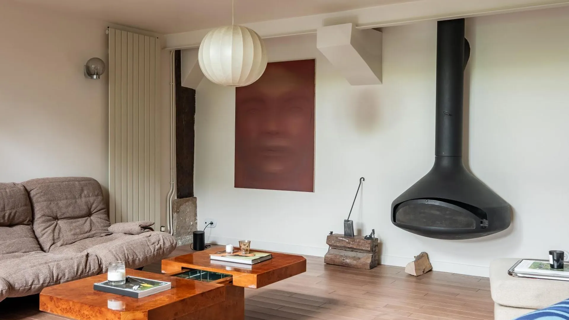 Veeve - Soaring Ceilings, Wondrous Windows Apartment Paris 0*,  France