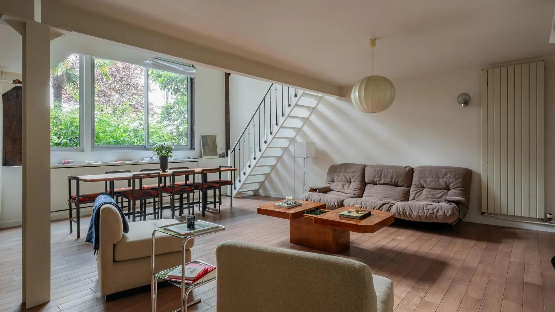 Veeve - Soaring Ceilings, Wondrous Windows Apartment Paris
